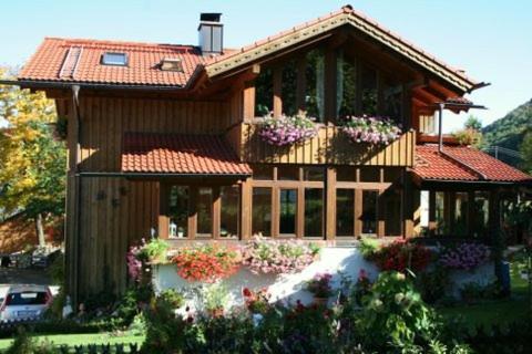 Haus Schwarz Lägenhet Staudach-Egerndach Exteriör bild